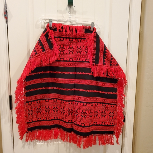 Red Woven Runner, Placemats, Table Cover - Picture 6 of 10